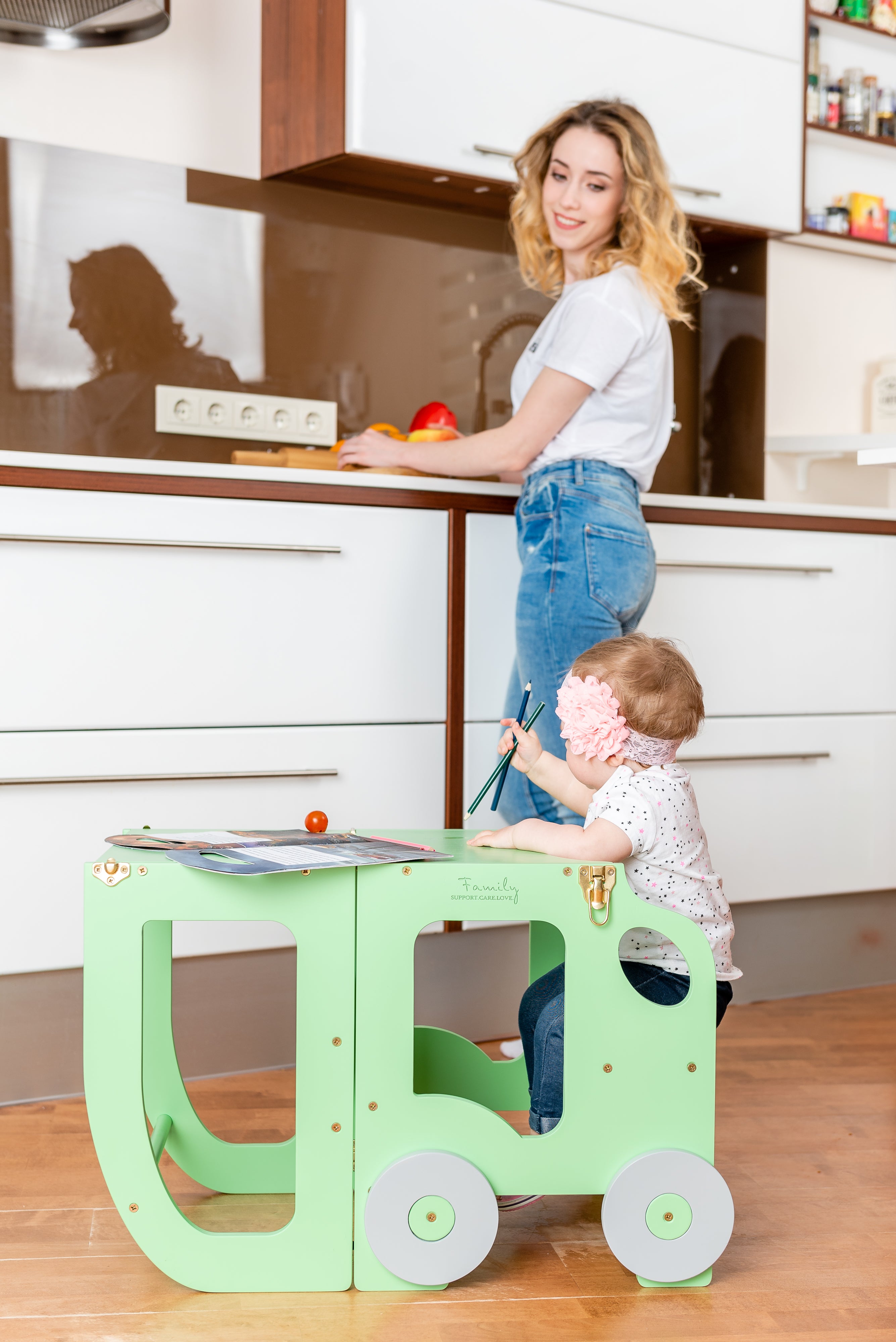 Autoköögi abiline / õppelaud Family-scl-lt