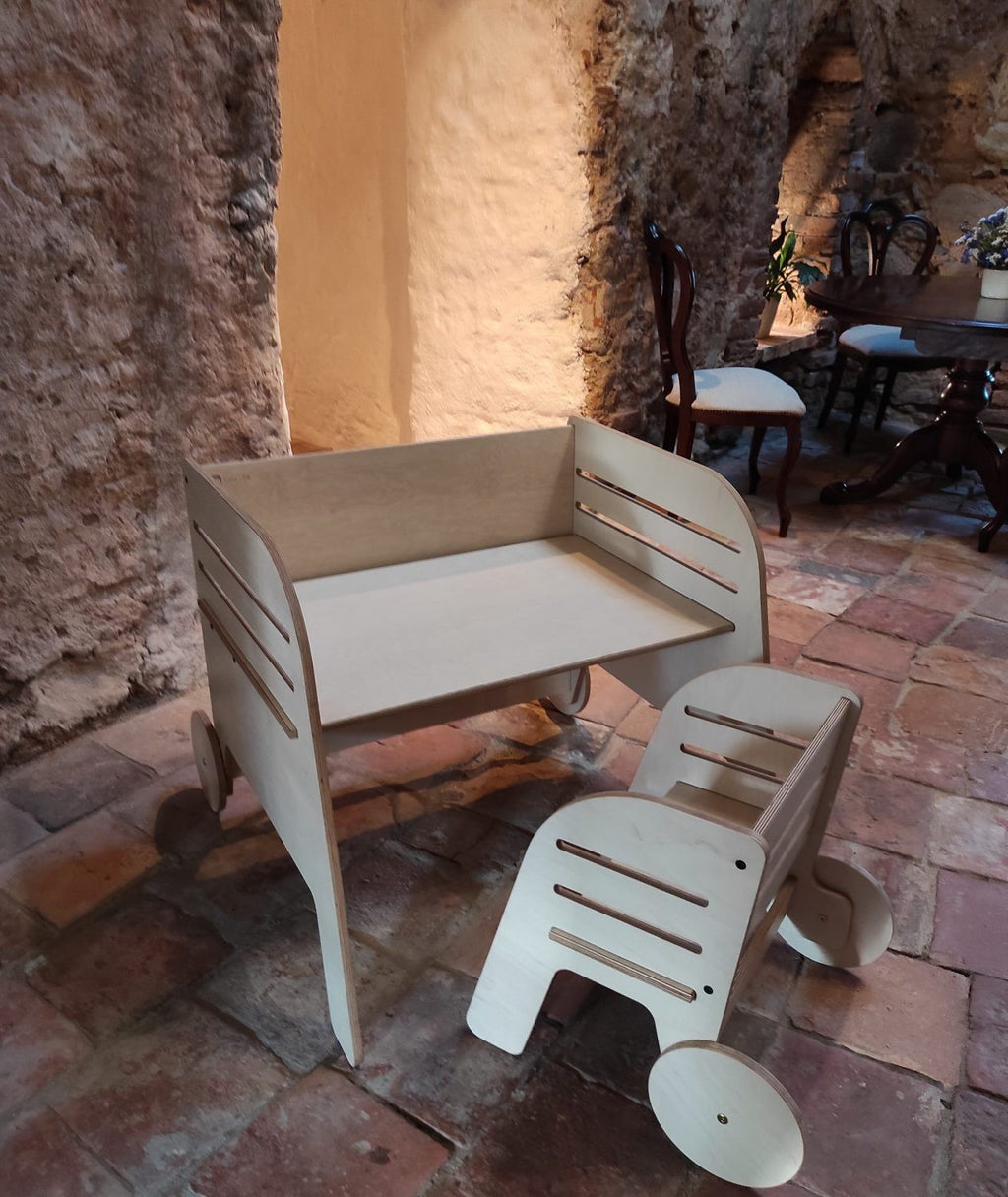 Montessori Table and Chair Set - Wagon Wheel